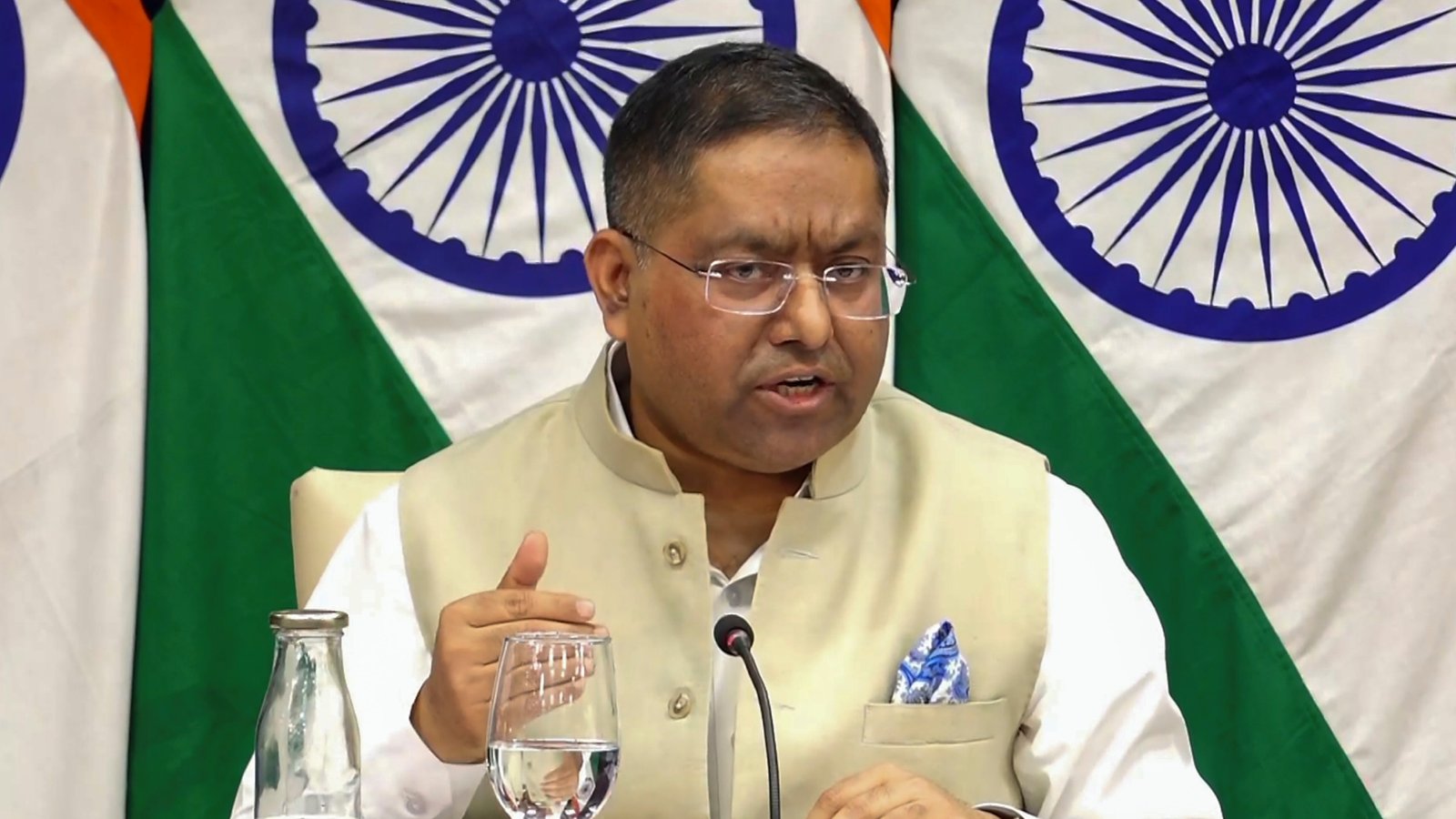 হাসিনাকে বাংলাদেশে পাঠানো প্রসঙ্গ কি এড়িয়ে গেলো ভারত?