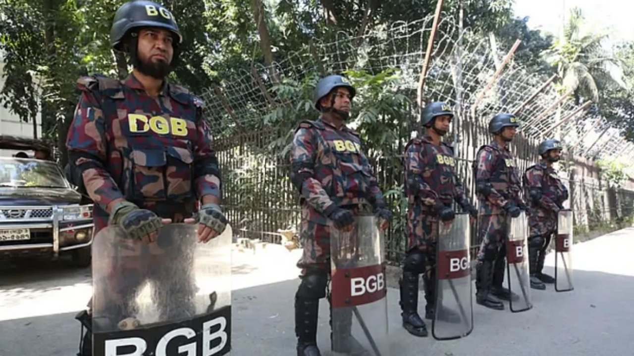 এখনো ট্রাইব্যুনাল চত্ত্বরে কড়া নিরাপত্তা