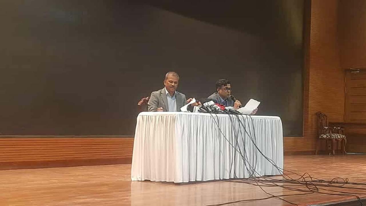 আগামী ৩-৪ কার্যদিবসের মধ্যে গণভোট আইন করা হবে: আইন উপদেষ্টা